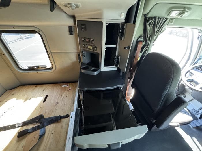 2021 Peterbilt 579 — photo 20