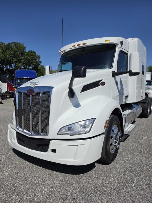 2022 Peterbilt 579 — photo 4
