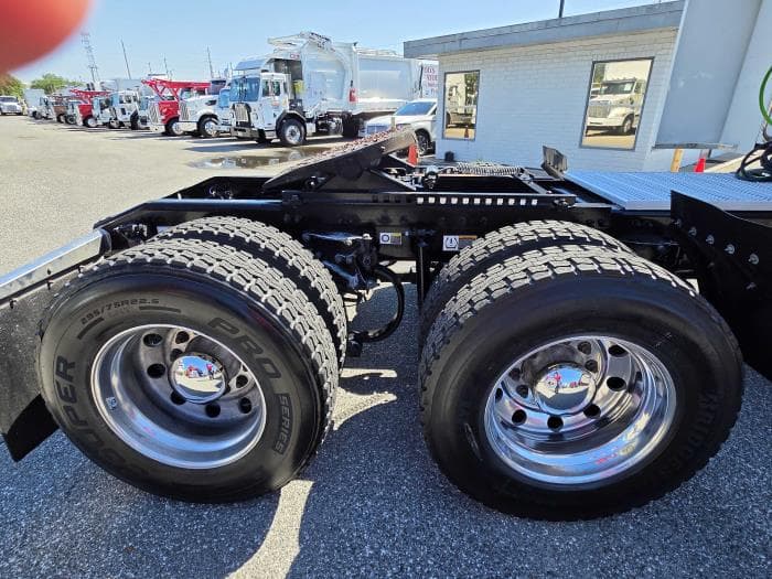 2022 Peterbilt 579 — photo 12