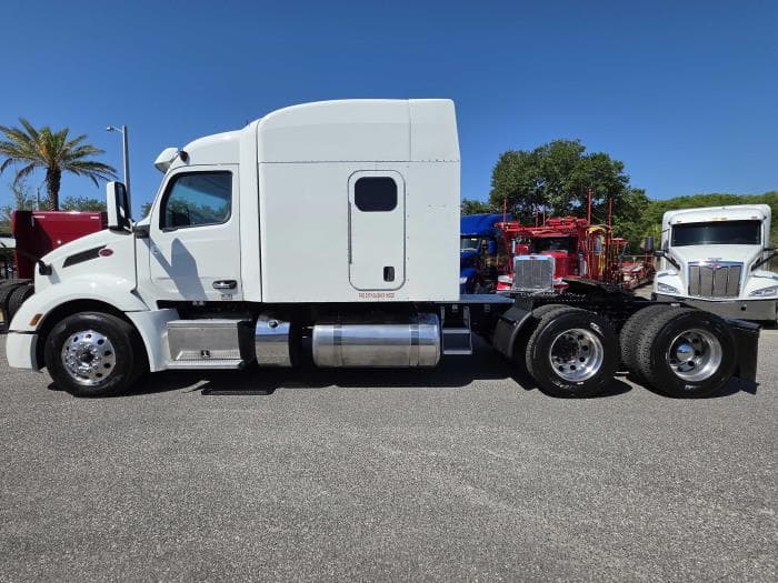 2022 Peterbilt 579 — photo 16