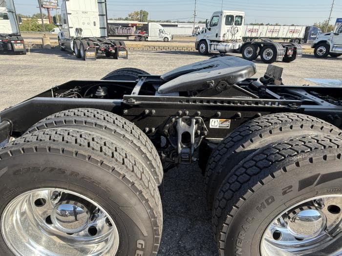 2021 Peterbilt 579 in Pontoon Beach, IL — photo 9