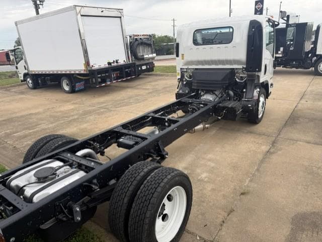 2026 Isuzu NRR — photo 5