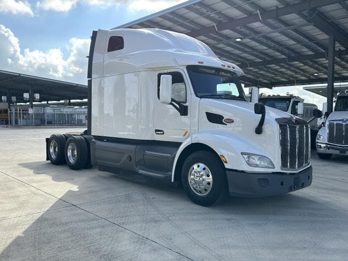 2021 Peterbilt 579 — photo 8