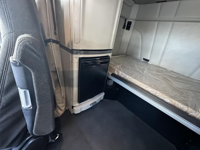 2021 Peterbilt 579 — photo 15