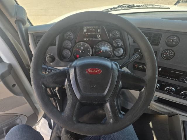 2018 Peterbilt 579 — photo 11