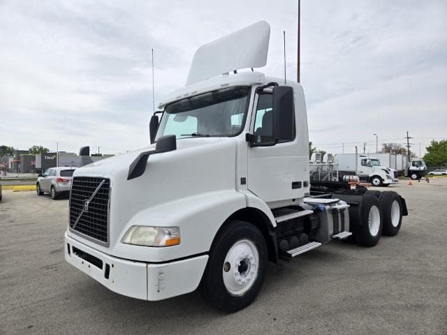 2016 Volvo VNL 300 — photo 2
