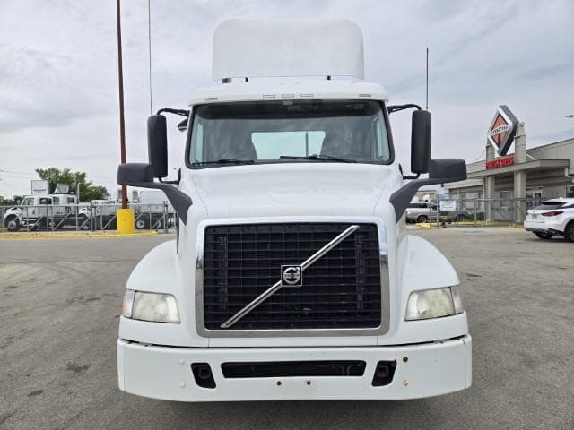 2016 Volvo VNL 300 — photo 3