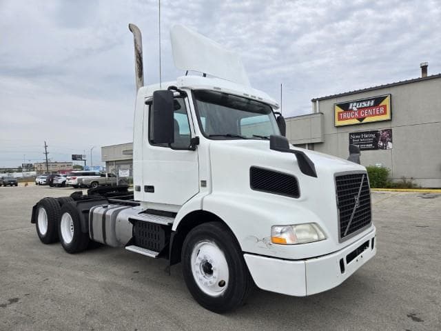 2016 Volvo VNL 300 — photo 4
