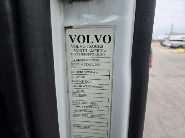 2016 Volvo VNL 300 — photo 21