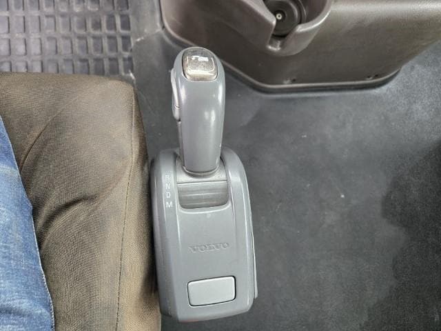 2016 Volvo VNL 300 — photo 10