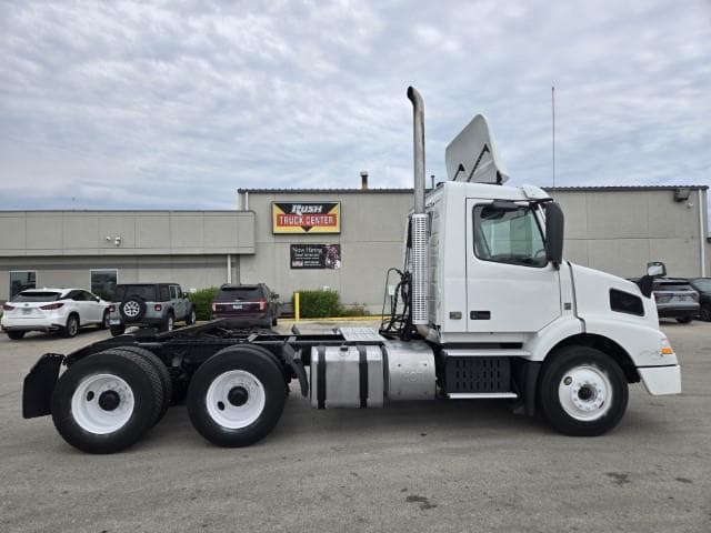 2016 Volvo VNL 300 — photo 5