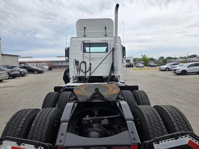 2016 Volvo VNL 300 — photo 6