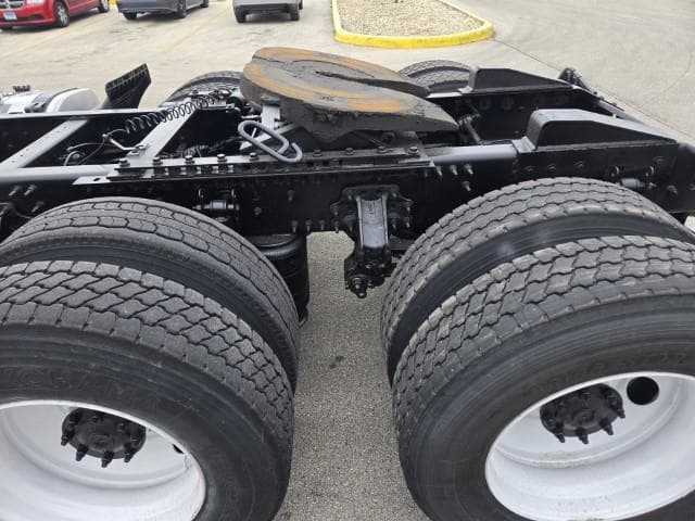 2016 Volvo VNL 300 — photo 15