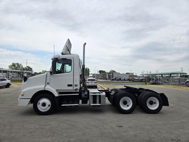 2016 Volvo VNL 300 — photo 7