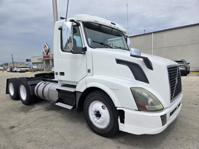2016 Volvo VNL 300 — photo 4