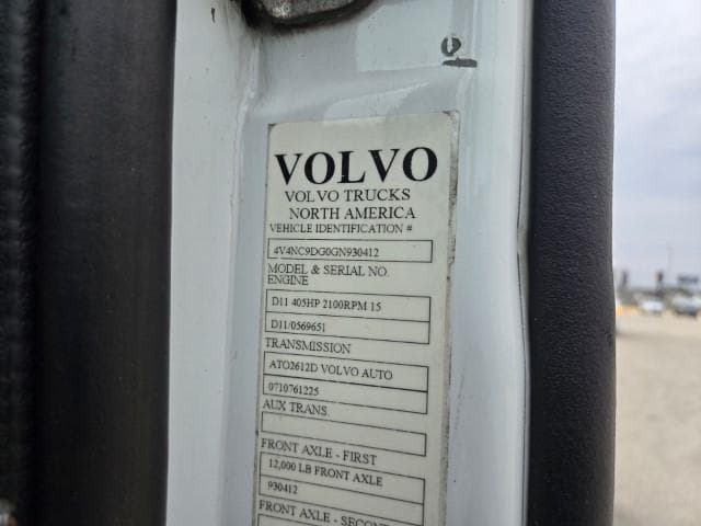 2016 Volvo VNL 300 — photo 22