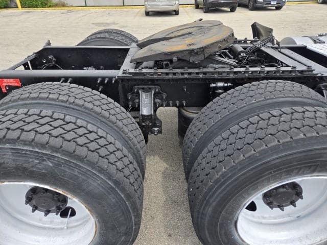 2016 Volvo VNL 300 — photo 15