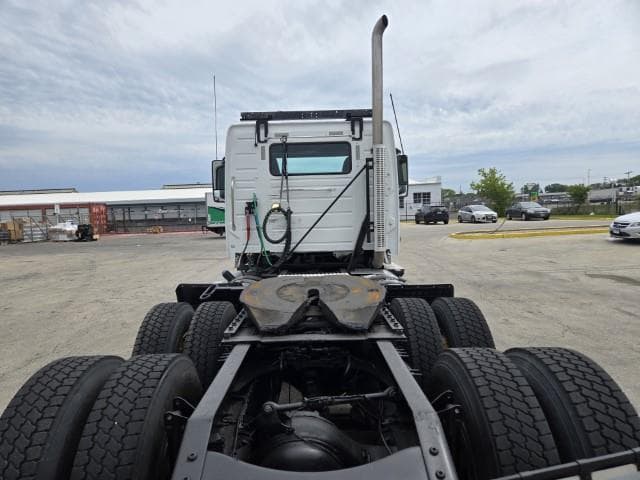 2016 Volvo VNL 300 — photo 6