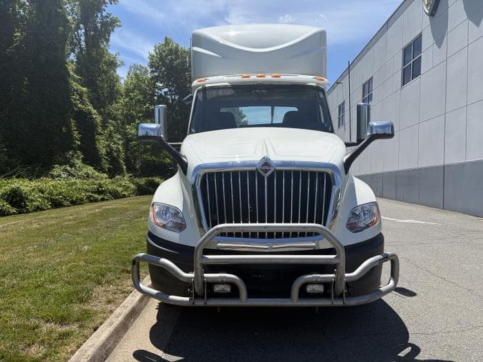 2023 International LT — photo 3