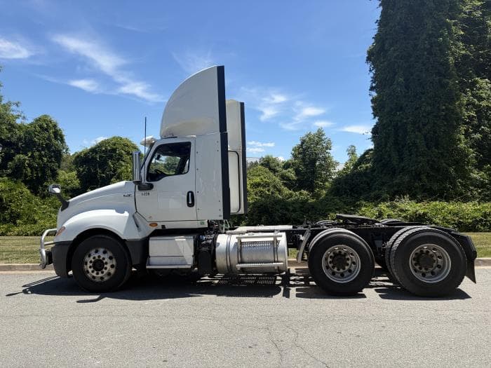 2023 International LT — photo 9