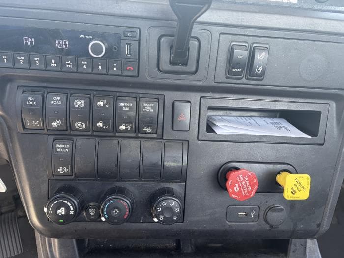 2023 International LT — photo 14