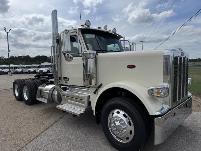 2027 Peterbilt 589 in Sealy, TX — photo 3