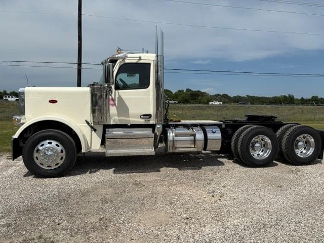 2027 Peterbilt 589 in Sealy, TX — photo 5