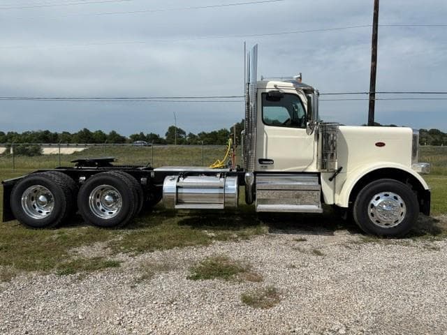2027 Peterbilt 589 in Sealy, TX — photo 7
