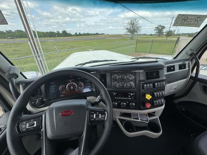 2027 Peterbilt 589 in Sealy, TX — photo 11