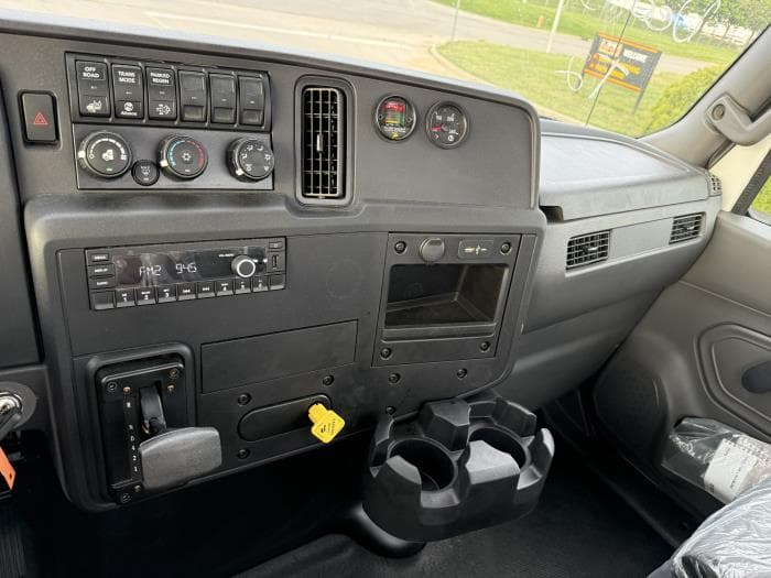 2025 International MV — photo 10