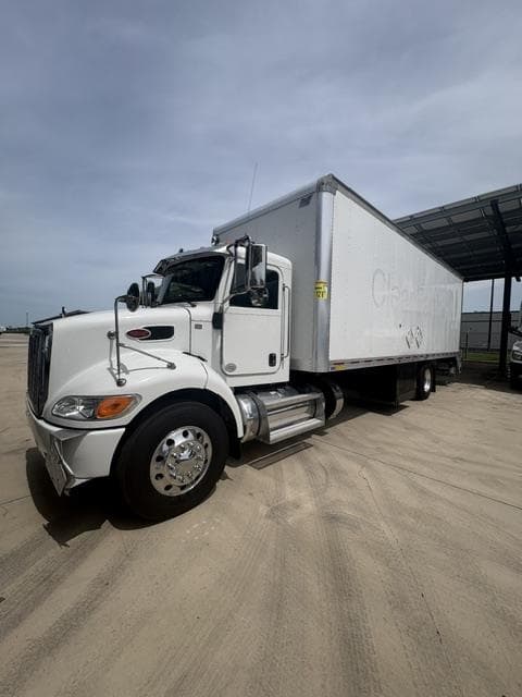 2020 Peterbilt 337