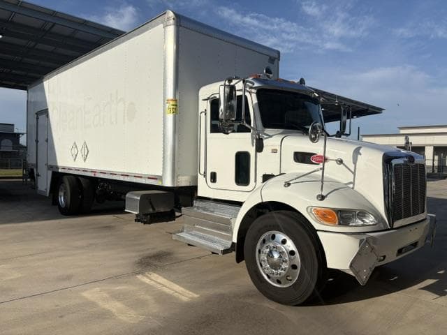 2020 Peterbilt 337 — photo 11
