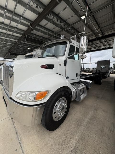 2021 Peterbilt 337