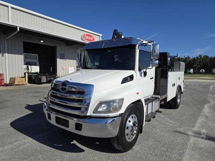 2018 Hino 268 — photo 2