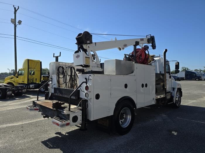 2018 Hino 268 — photo 6