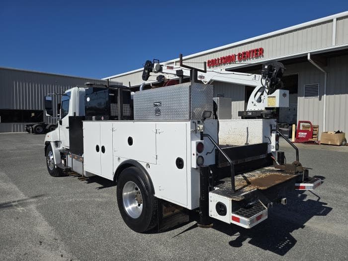 2018 Hino 268 — photo 4