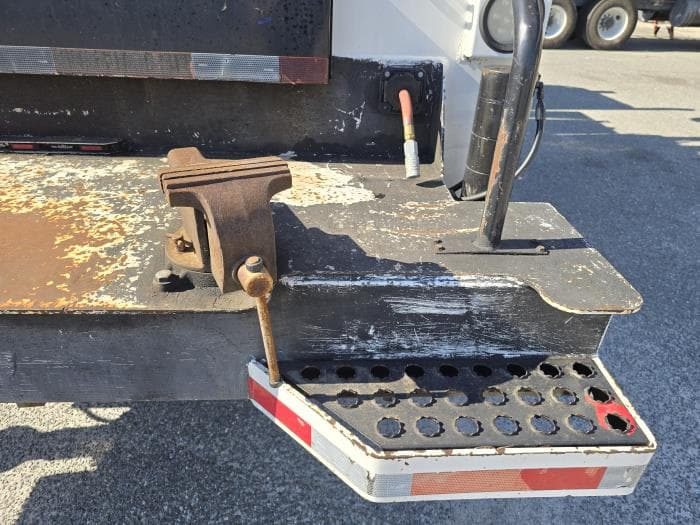 2018 Hino 268 — photo 34