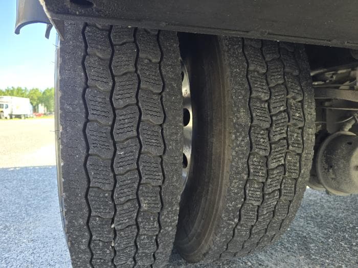 2018 Hino 268 — photo 37