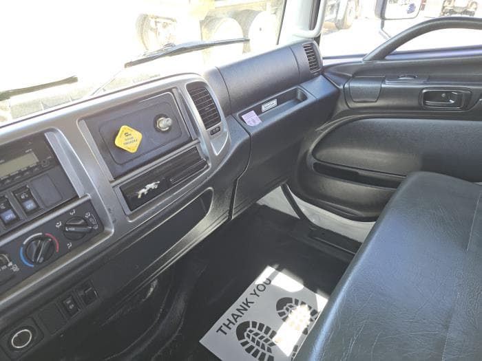 2018 Hino 268 — photo 11