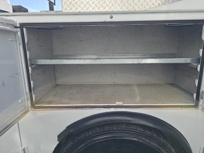 2018 Hino 268 — photo 29