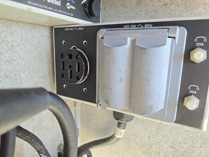 2018 Hino 268 — photo 25