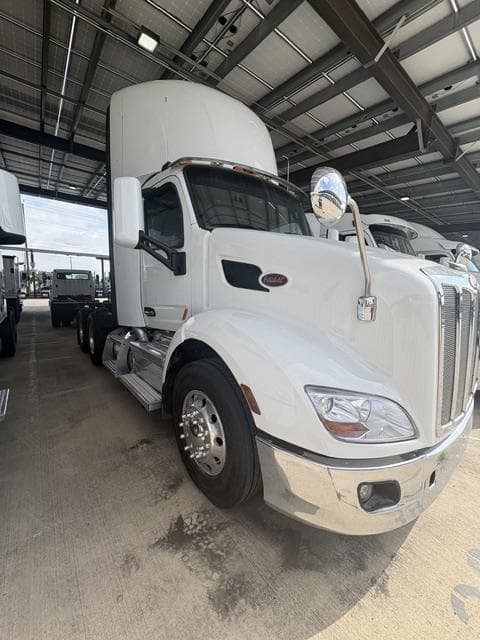 2020 Peterbilt 579 — photo 4