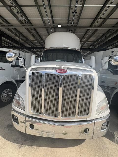 2020 Peterbilt 579 — photo 5
