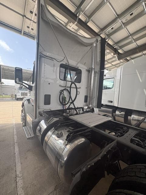 2020 Peterbilt 579 — photo 8