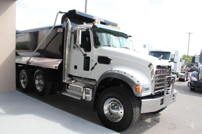 2025 Mack — photo 8