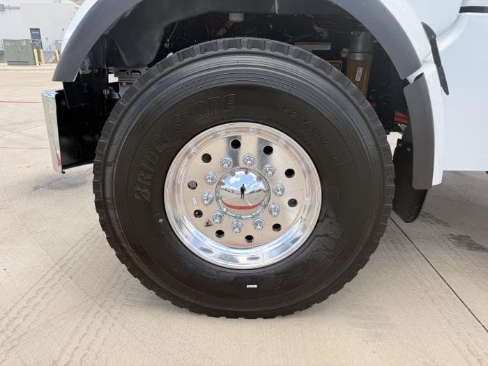 2027 Peterbilt 567 — photo 10