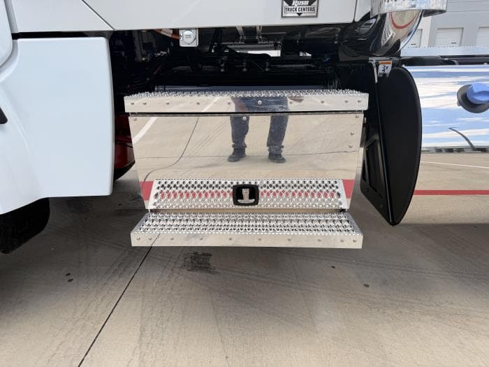 2027 Peterbilt 567 — photo 16
