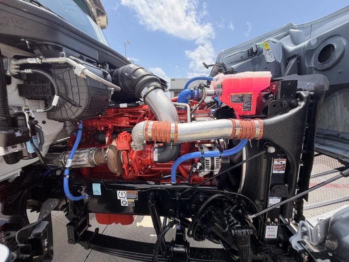 2027 Peterbilt 567 — photo 18