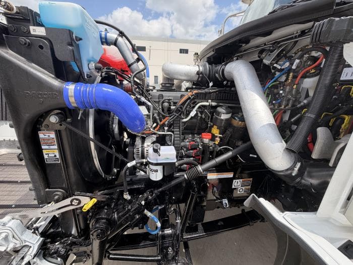 2027 Peterbilt 589 — photo 17