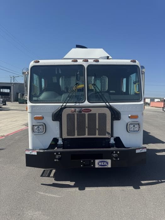 2026 Peterbilt 520 — photo 3